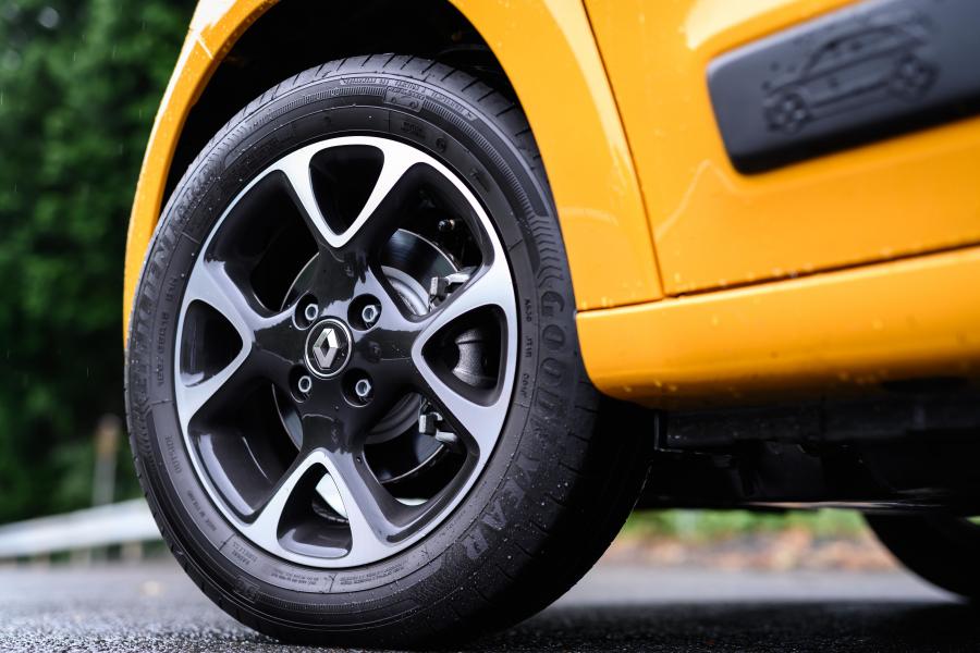 Колеса Renault Twingo 2019 года  (JP) (фото 12 из 29)